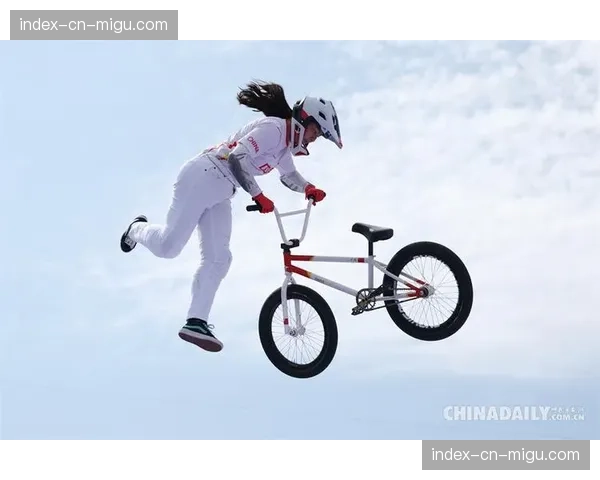 BMX自由式公园地世锦赛资格赛:澳大利亚选手Logan Martin首轮暂列第一。 BMX自由式公园地世锦赛资格赛:澳大利亚选手Logan Martin首轮暂列第一。